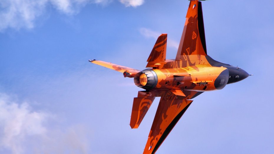 F16火焰涂装战斗机