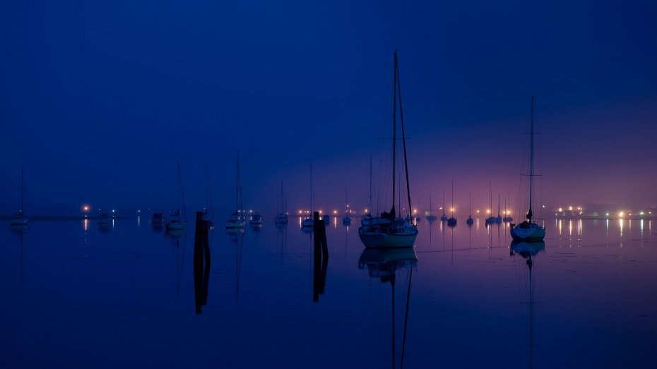 海上帆船夜景