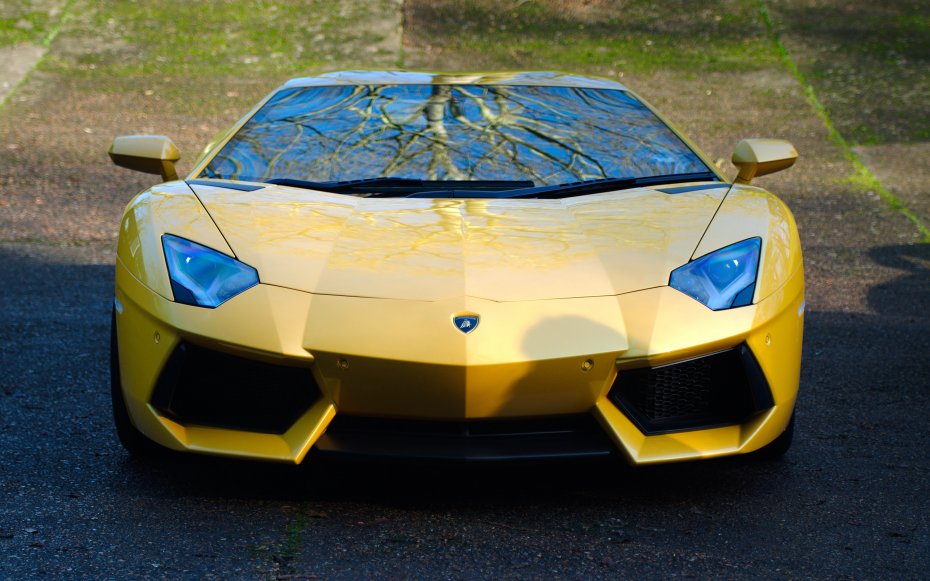 黄色兰博基尼Aventador