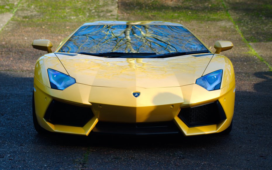 黄色兰博基尼Aventador