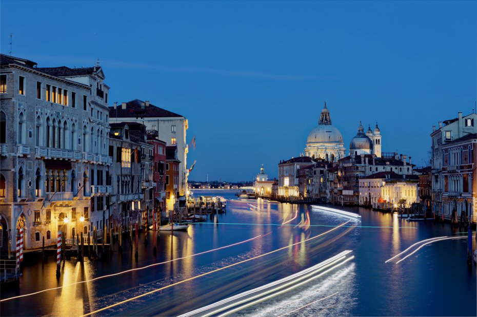 威尼斯水上城市夜景