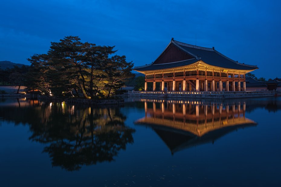 湖泊古风楼阁倒影风景