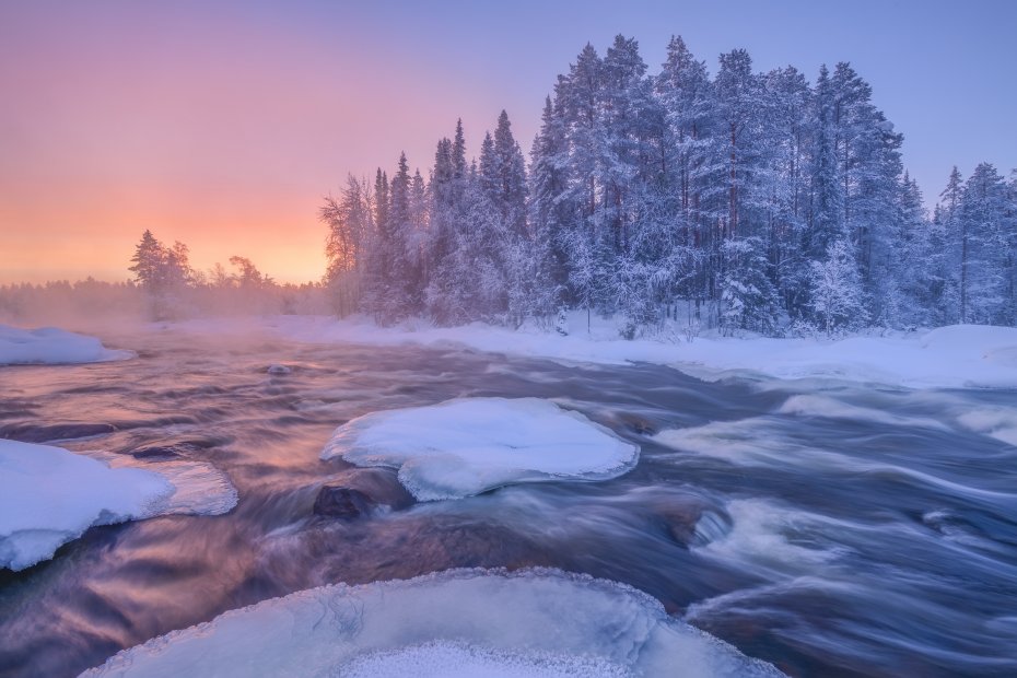 冬季河流森林雪景