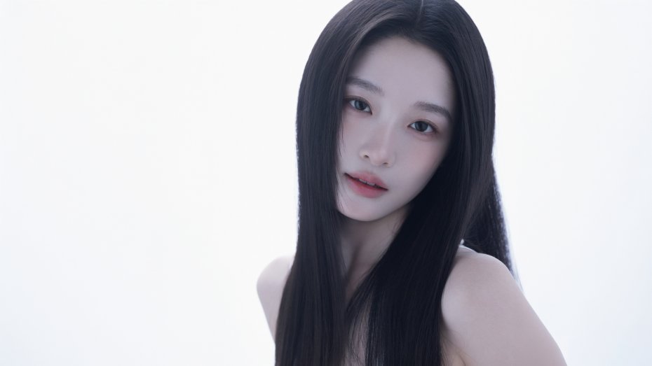 推荐美女黑长直发素颜纯白背景人像摄影电脑壁纸